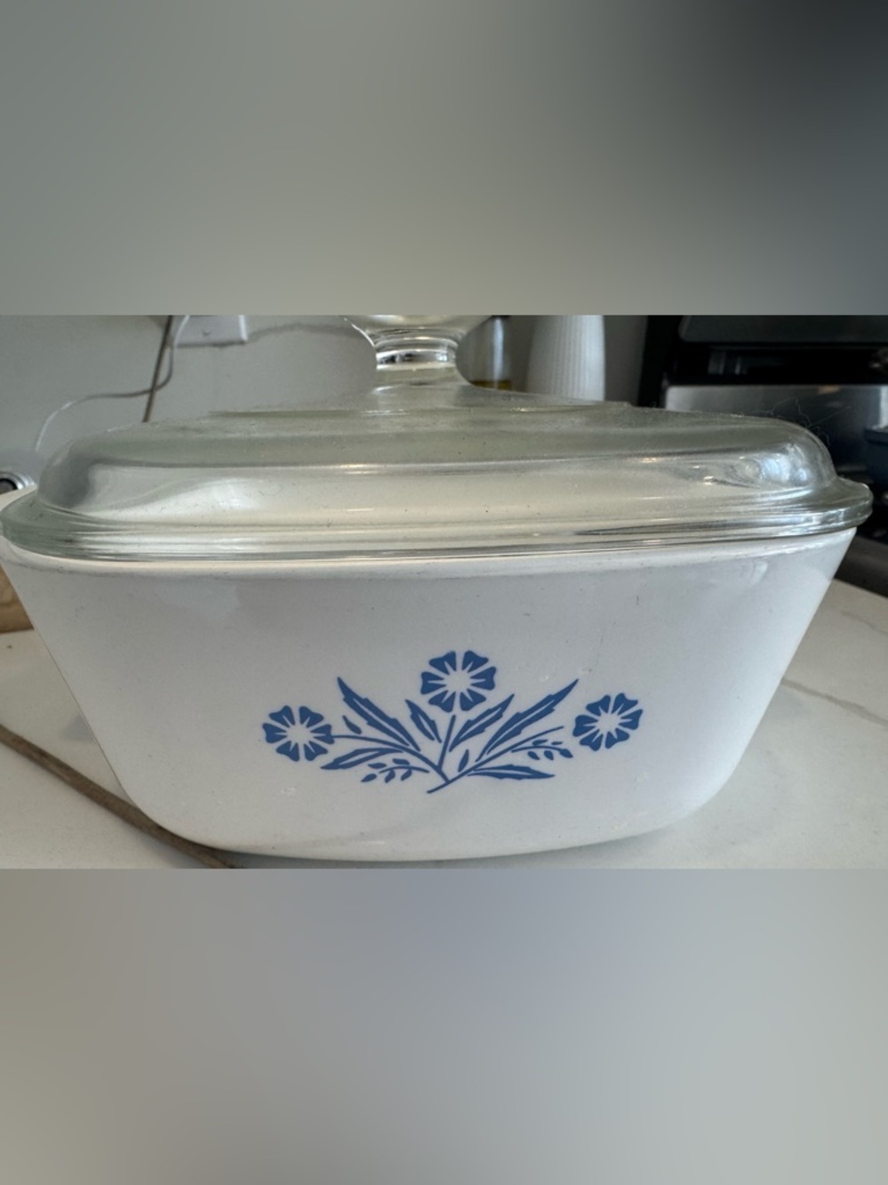 Vintage Blue Cornflower Corningware Casserole 6 Cup lid made in canada cooking